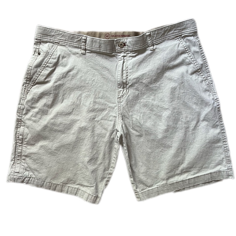Weatherproof shorts, zip pocket, belt loops, birch (khaki) Size 42 runs big VGUC